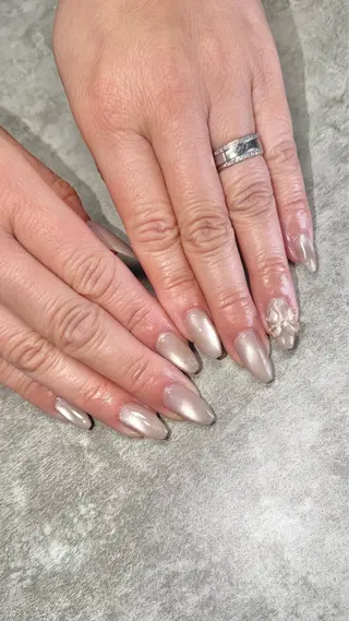 ネイル haleyume所属・shino🌟 痛ネイルのネイルデザイン