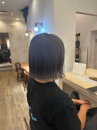 ショート カラー ロジェブルー 川合【和泉中央】のヘアスタイル