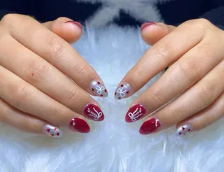 ネイル エリアネイルサロン所属・つ きのネイルデザイン