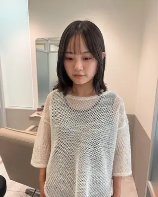 ミディアム カラー オリーブ/アッシュ やわらか透明感カラーのヘアスタイル