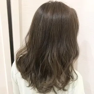 セミロング 岸川 恭子のヘアスタイル