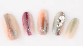 ネイル サロンR所属・岡田 美保のネイルデザイン