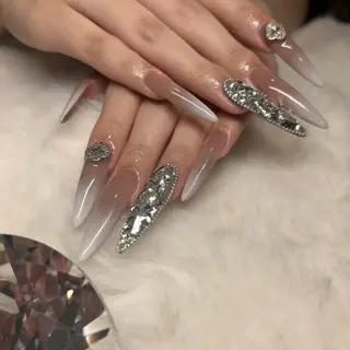 ネイル Megu 【 cutill 】のネイルデザイン