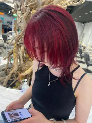 セミロング 透け感ベージュ ／ミハルのヘアスタイル