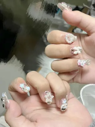 ネイル Shis_🦄shi 韓国風キラキラネイルのネイルデザイン