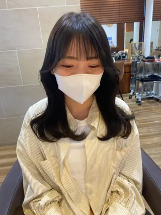 セミロング カラー レイヤーカット /透明感/千葉怜寿のヘアスタイル