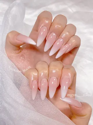 MoON...❤︎ MeGuのネイルデザイン