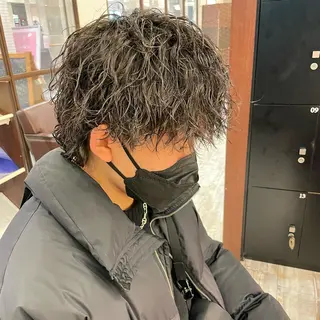 パーマ メンズ 岡 大斗のヘアスタイル