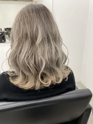 ミディアム カラー セルフホワイトニング Ines渡辺リエのその他イメージ