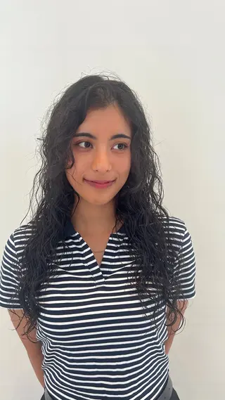 ロング パーマ 白築 怜実のヘアスタイル