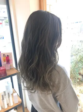 セミロング カラー 中尾 未希のヘアスタイル