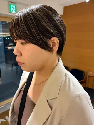 ショート カラー 齋藤 咲のヘアスタイル