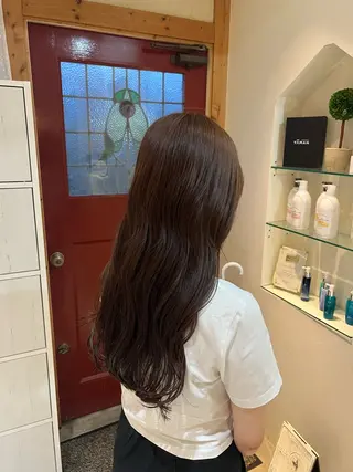 ロング カラー 伊藤 康乃のヘアスタイル