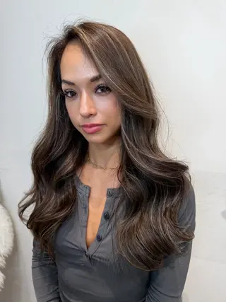 ロング カラー 表参道/ハイライト バレイヤージュのヘアスタイル