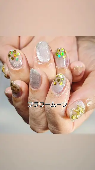 ネイル フラワー ムーンのネイルデザイン
