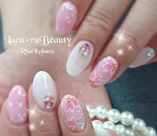 ネイル 小顔と腸の専門店 ラクーラビューティのエステ・リラクイメージ