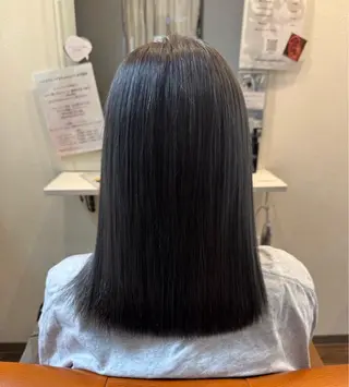 ミディアム カラー 佐々木 涼子のヘアスタイル