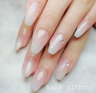 ネイル ネイルリボン 受付スタッフのネイルデザイン