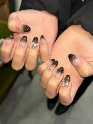 ネイル 🪐富島彩夏 /海外nail🪐のネイルデザイン