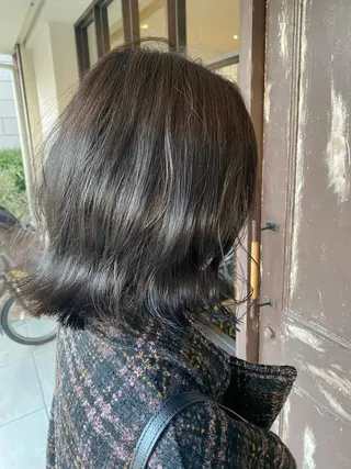 セミロング カラー 川越 輝梨奈のヘアスタイル