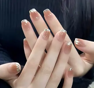 ネイル 高木 維麗絲のネイルデザイン