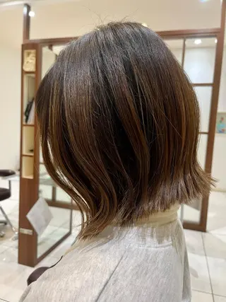ミディアム ツヅキ マスミのヘアスタイル