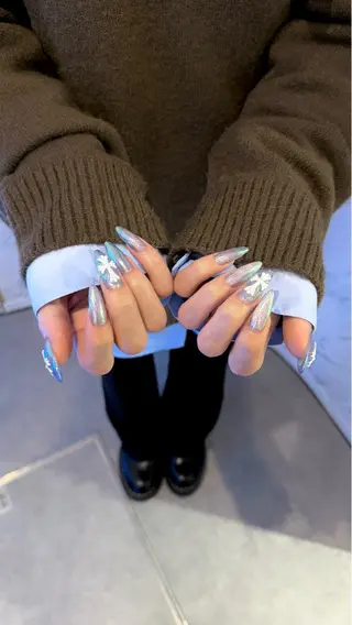 ネイル sharesalon Mariris所属・KARIN🍓🐯 ¦心斎橋のネイルデザイン