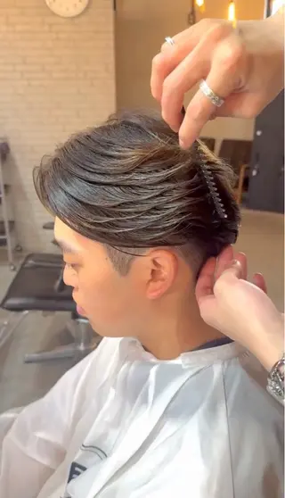 ショート パーマ メンズ おがた たくむの眉毛・アイブロウイメージ