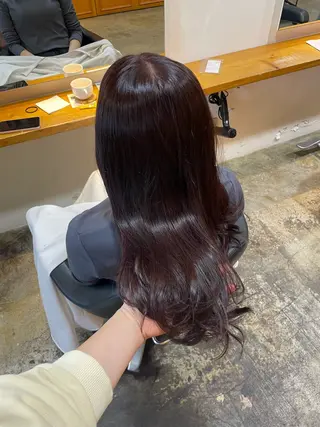 ロング カラー MIOベージュカラー 柔らかいカラーのヘアスタイル