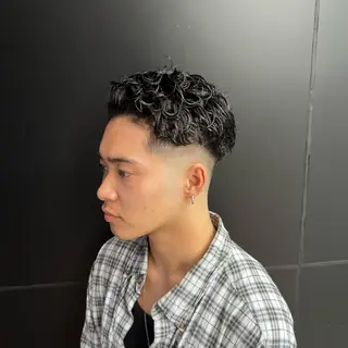 ショート パーマ 豊崎 佑輔のヘアスタイル