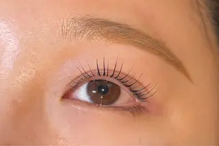 マツエク・マツパ TotalBeautysalonCURE所属・CURE 朱梨のネイルデザイン