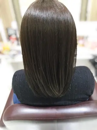 カラー 仁科 友恵のヘアスタイル