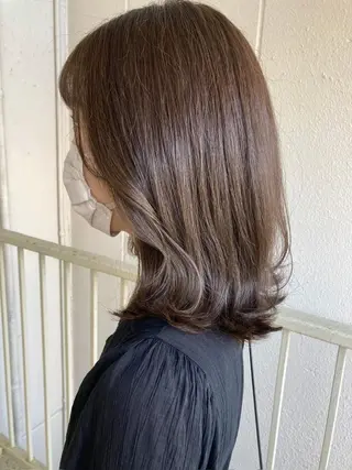 ミディアム roka ノゾミのヘアスタイル