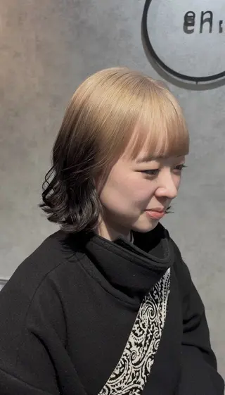 ショート カラー 赤みオフの透明感職人 /ケア重視の美髪施術のヘアスタイル