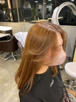 ロング タツキ／レイヤー／ パーマ／艶カラーのヘアスタイル