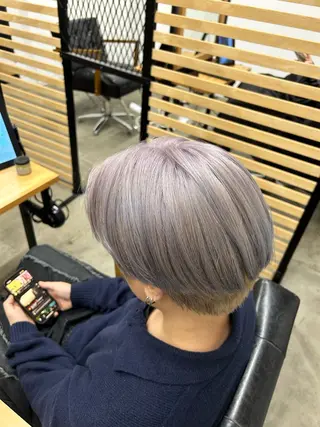 ショート カラー やりすぎないパーマ ニュアンスパーマのヘアスタイル
