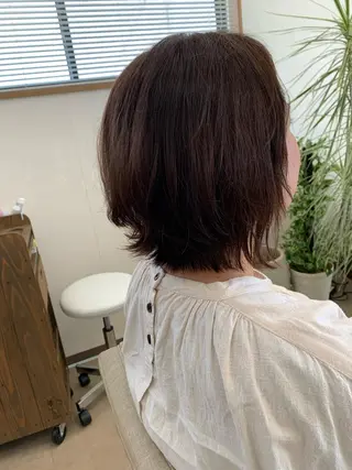 ミディアム Lona所属・新保 佳世のヘアスタイル