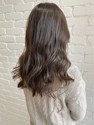 ロング 🧴透明感カラー 松本麻里奈🫧のヘアスタイル