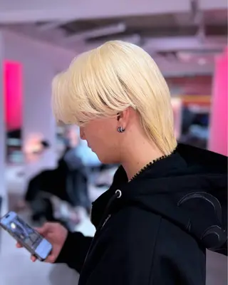 ショート カラー メンズ 田中麻鈴/ハイトーン /ミルクティーのヘアスタイル