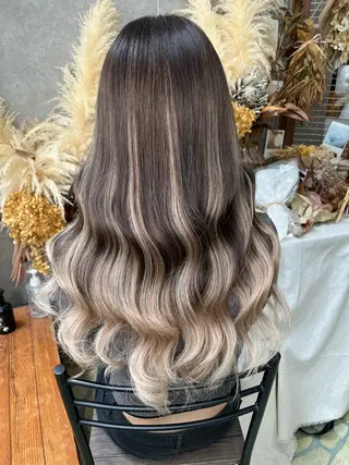 ロング エクステ・髪質改善・ ブリーチ・吉田大介のヘアスタイル