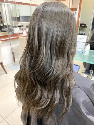 ロング 飯泉 春乃のヘアスタイル