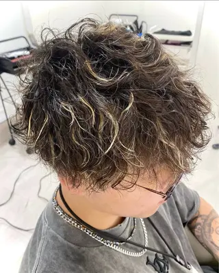 ショート カラー パーマ SALOWIN二子玉川South店所属・🌼デザインカラー 🌼kumicoのヘアスタイル
