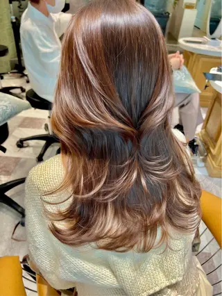 セミロング カラー レイヤーカット/ 顔周り 五島巨幹のヘアスタイル