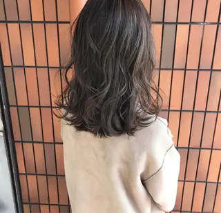 ミディアム カラー topstylist 芳賀みなみのヘアスタイル