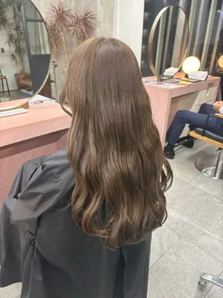 ロング 鈴木瑛里／ブロンド ベージュ／男女のヘアスタイル