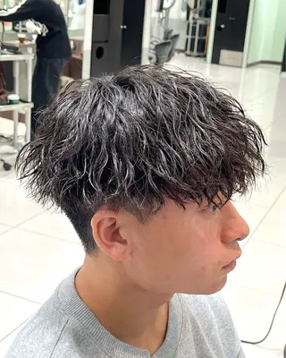 パーマ メンズ 駒野 晃のヘアスタイル