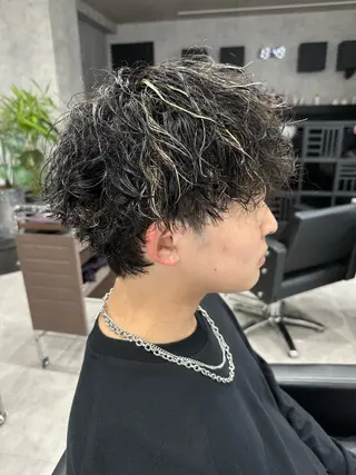 ショート パーマ メンズ ユウ🪄 パーマ指名No1のヘアスタイル