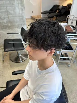 ショート パーマ メンズ 倉持 誠也　フェザーパーマのヘアスタイル