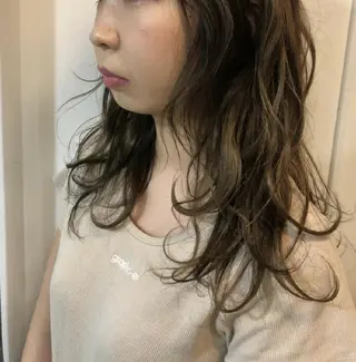 セミロング カラー coii コイ【原宿/表参道】のヘアスタイル