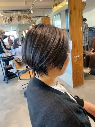 カラー tote. 成瀬晃のヘアスタイル